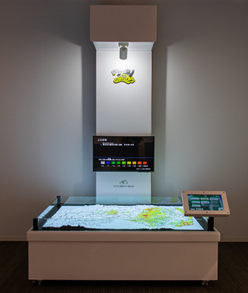 「3Dふくしま」は福島県全体の大型立体白色地図の写真